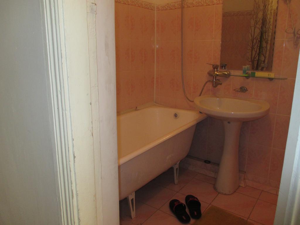 Otel Issyk-Kul Karakol Habitación foto